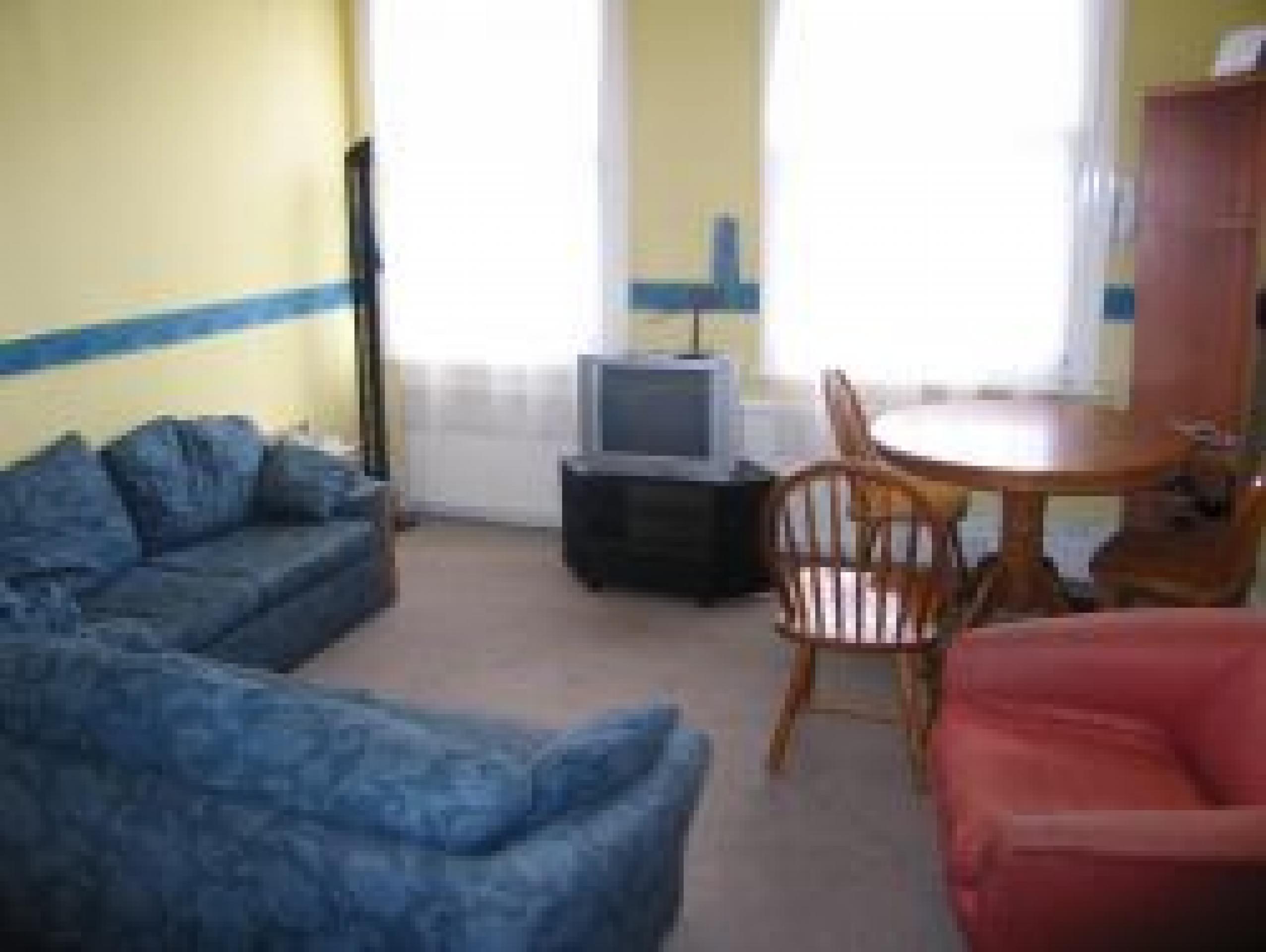 			VIEWINGS ARE HIGHLY RECOMMENDED!, 2 Bedroom, 1 bath, 1 reception Flat			 South End Road, HAMPSTEAD NW3 NW3